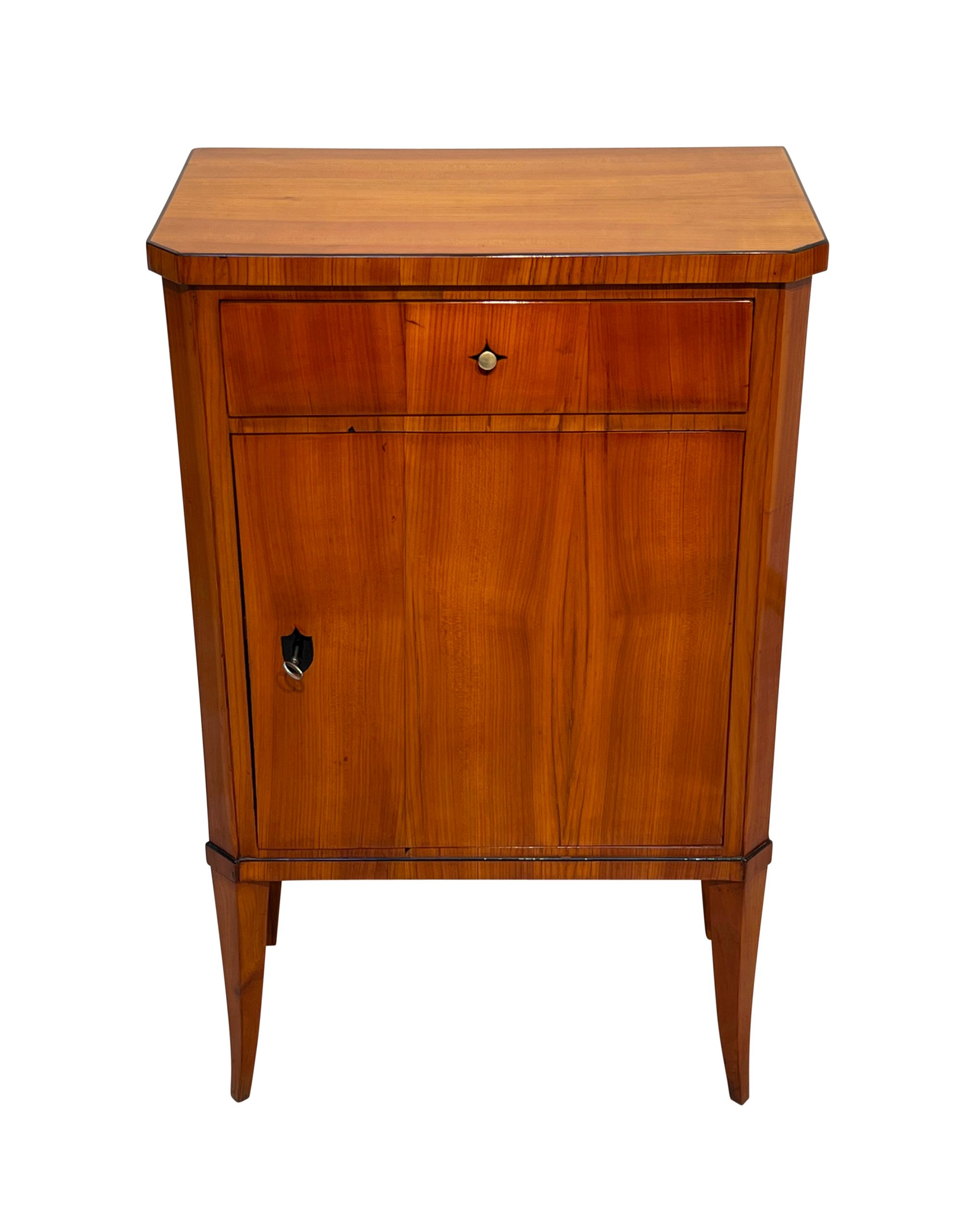 Biedermeier Kleinmöbel, Kirschbaum furniert