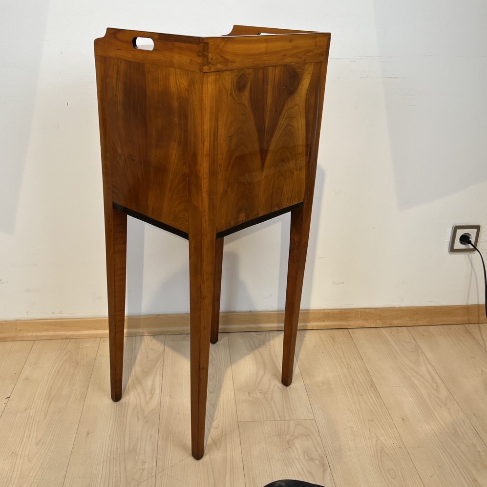 Biedermeier Pfeilerschränkchen oder NAchtkästchen, Kirschbaum10