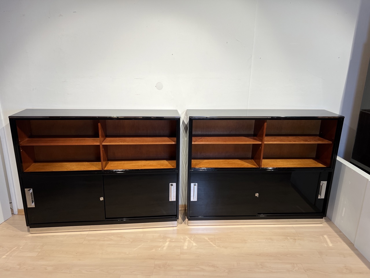 Bauhaus Büroschränke, Schwarzlack