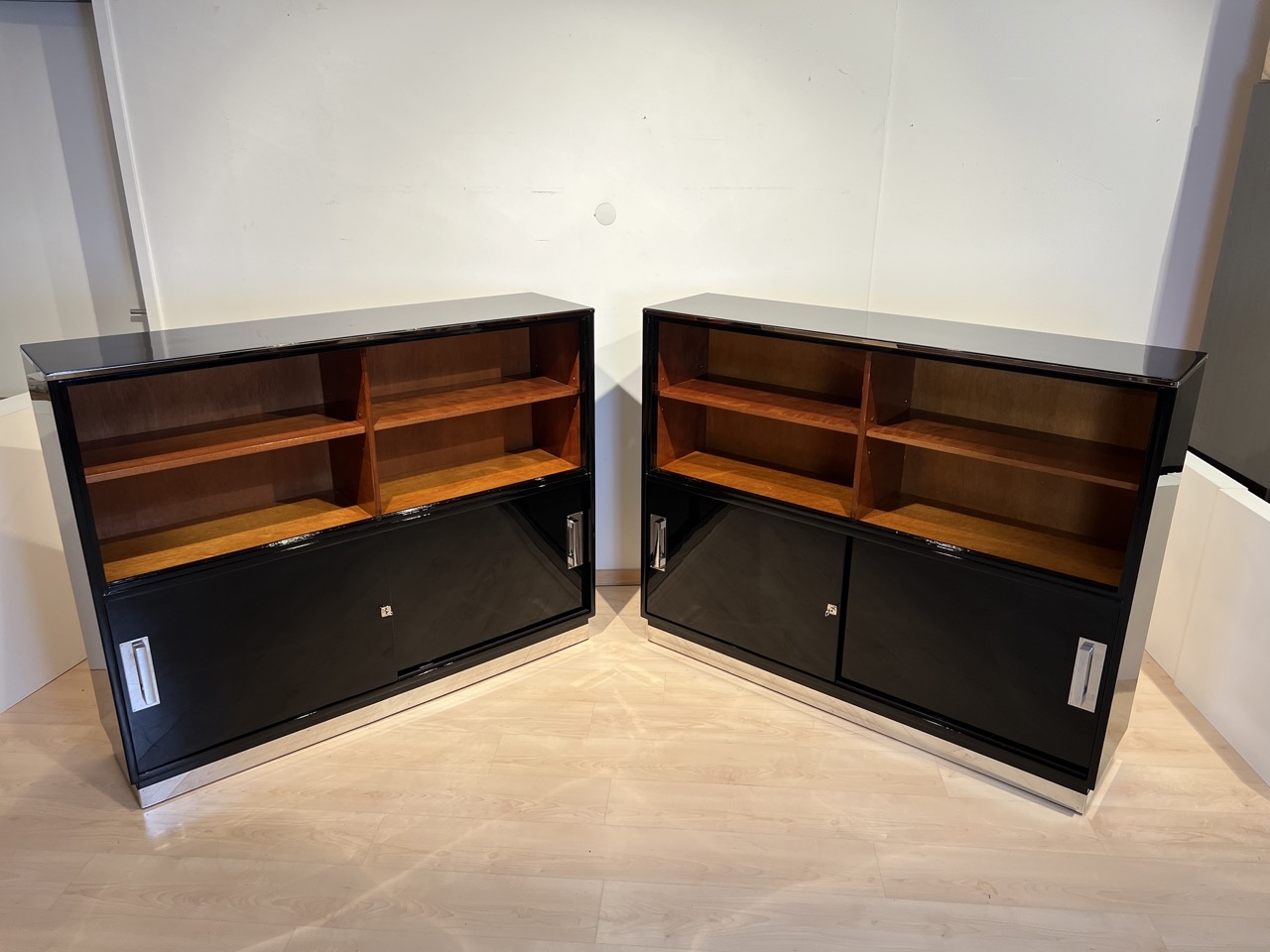 Bauhaus Büroschränke, Schwarzlack