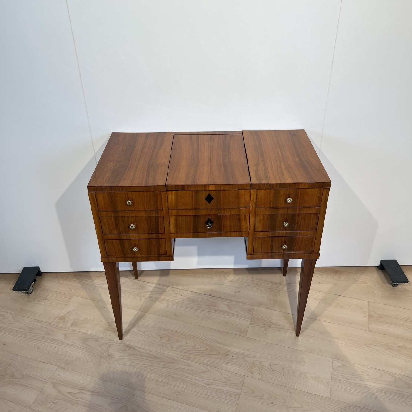 Biedermeier Pondreuse, Nussbaum, Süddeutschland um 1830.4