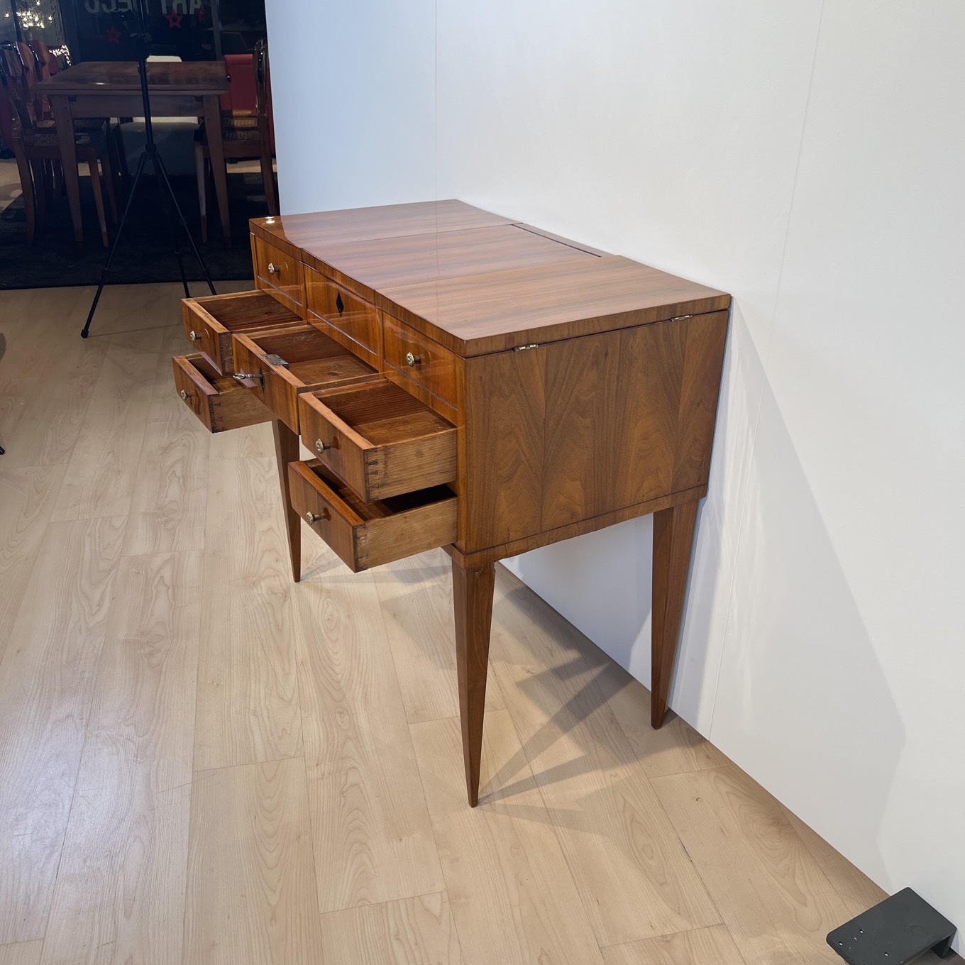 Biedermeier Pondreuse, Nussbaum, Süddeutschland um 1830.8