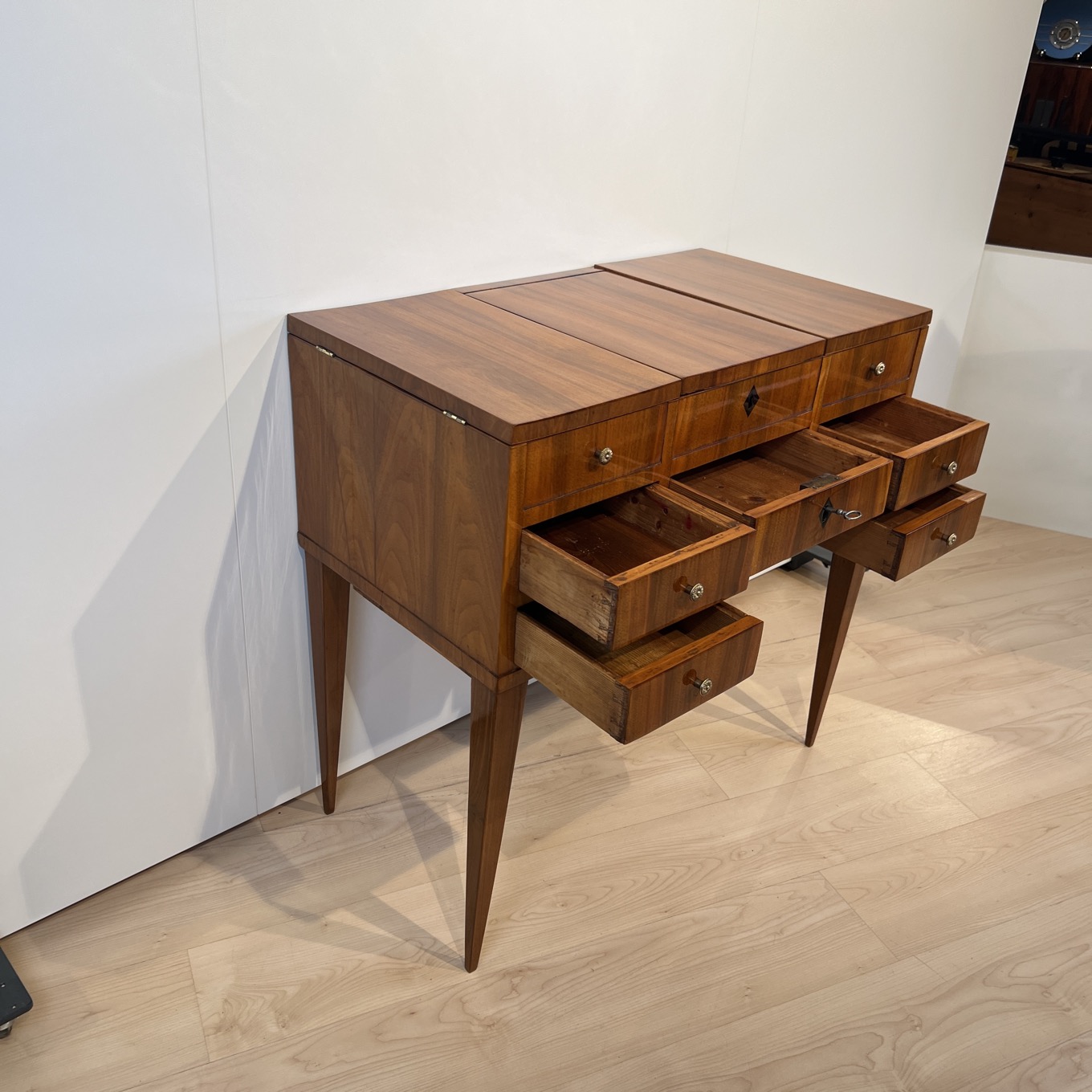 Biedermeier Pondreuse, Nussbaum, Süddeutschland um 1830.9
