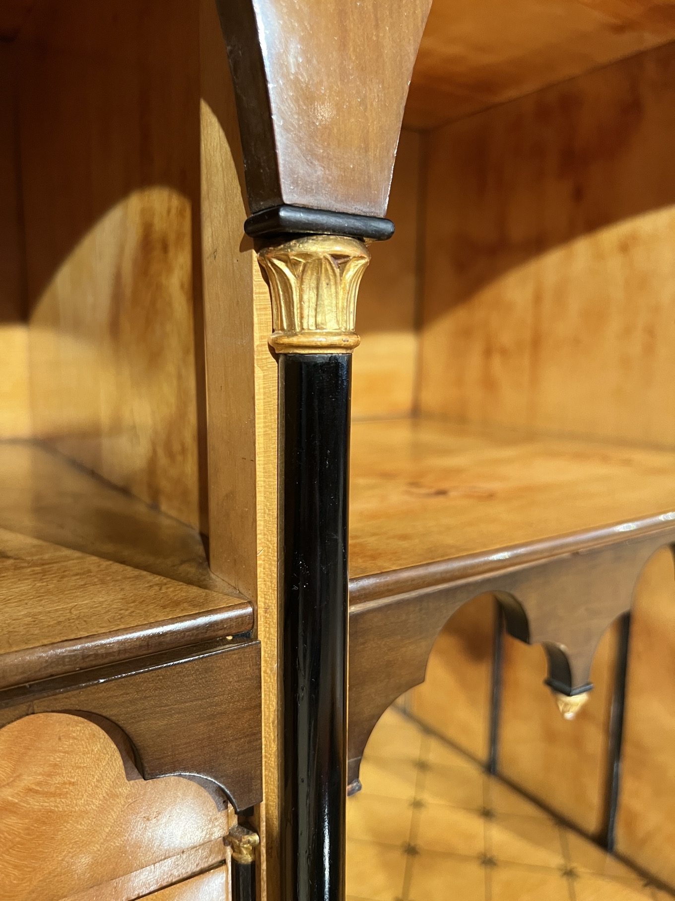 Empire Sekretär oder Schreibschrank, Ebonisiert, Österreich, Wien um 1810.25