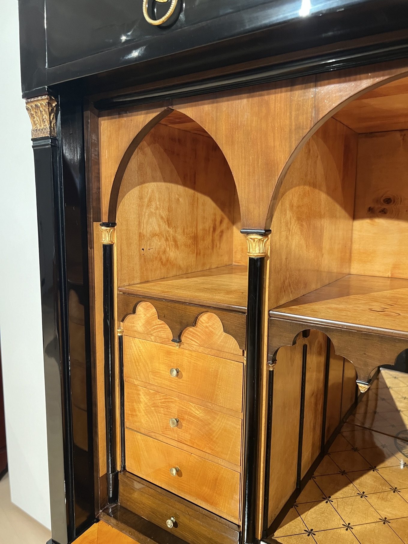 Empire Sekretär oder Schreibschrank, Ebonisiert, Österreich, Wien um 1810.41