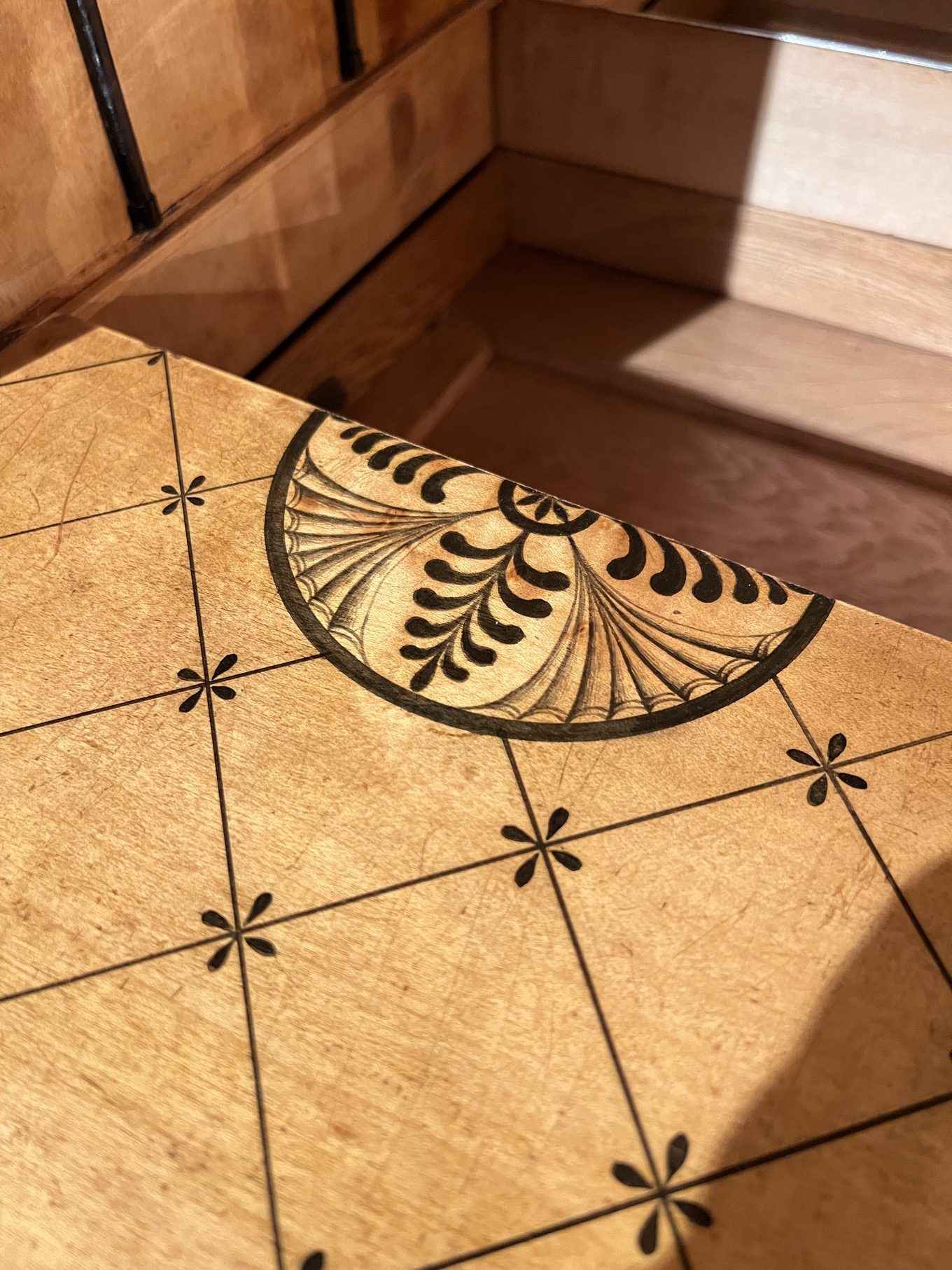 Empire Sekretär oder Schreibschrank, Ebonisiert, Österreich, Wien um 1810.47