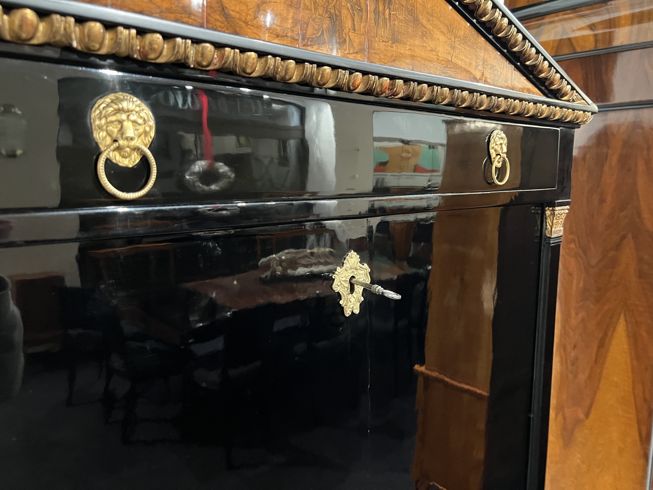 Empire Sekretär oder Schreibschrank, Ebonisiert, Österreich, Wien um 1810.53