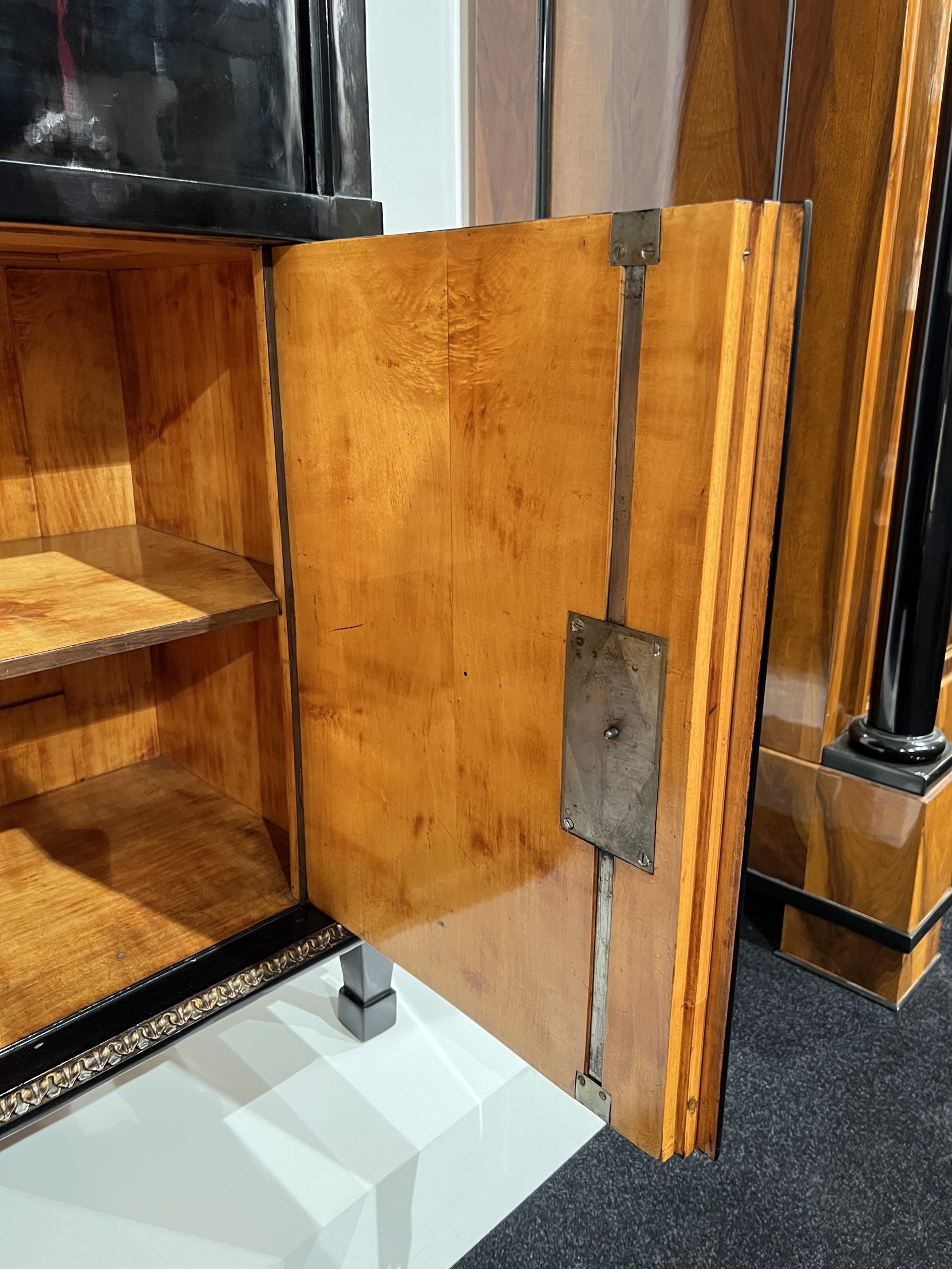 Empire Sekretär oder Schreibschrank, Ebonisiert, Österreich, Wien um 1810.62