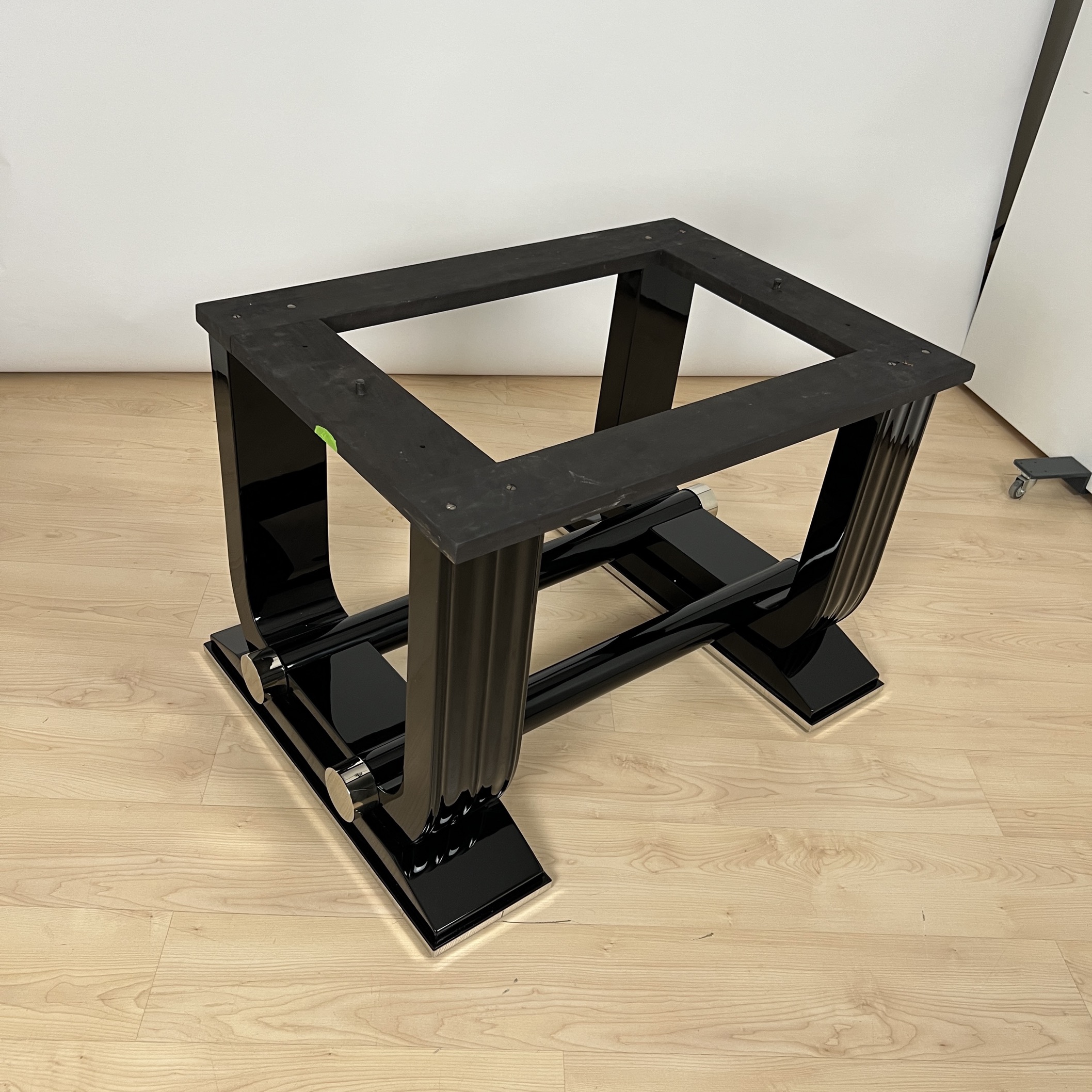 French Art Deco Dining Table, Black Lacquer, Gaston Poisson4