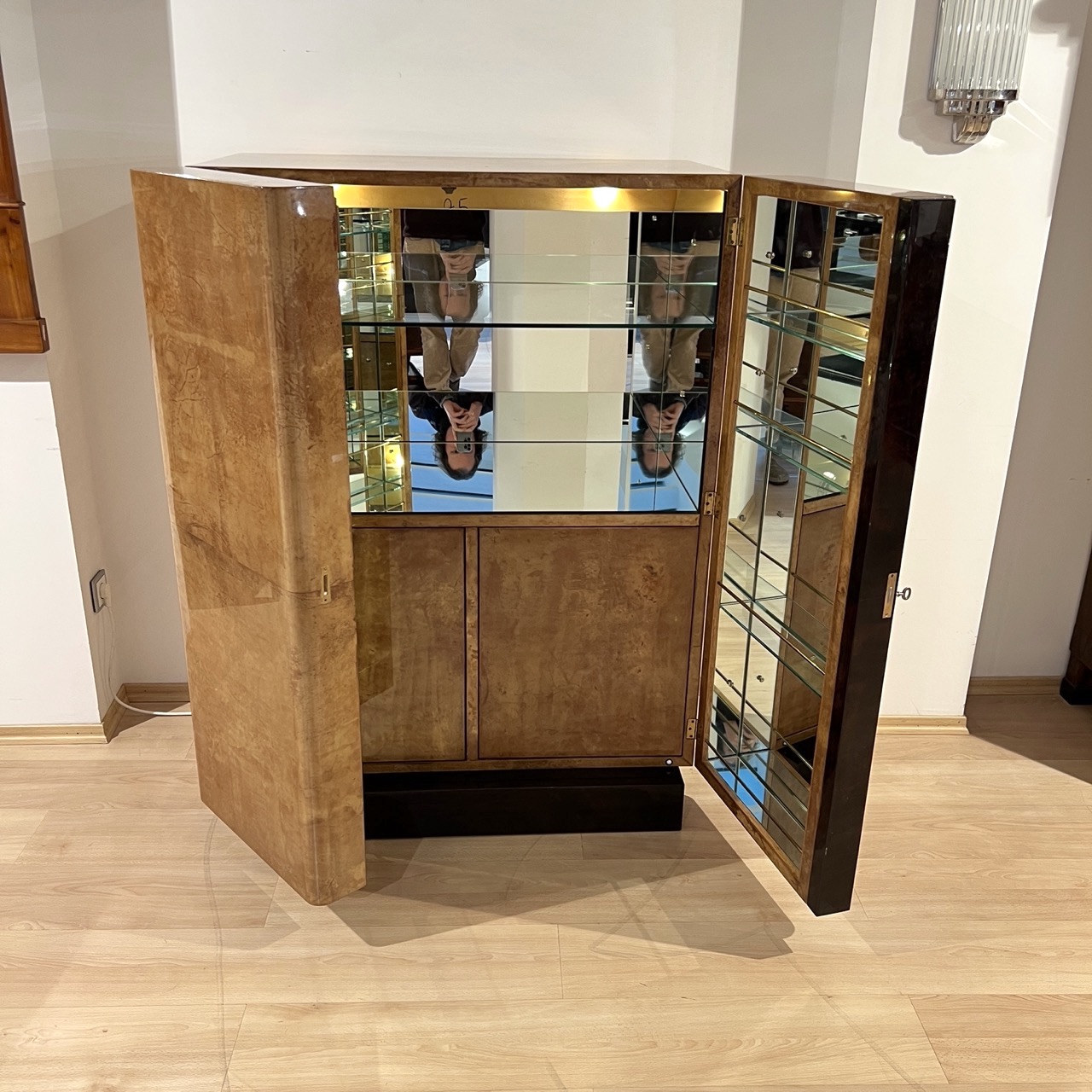 Aldo Tura Bar Cabinet, Parchment, Mirrors, Italy, 1970s.18