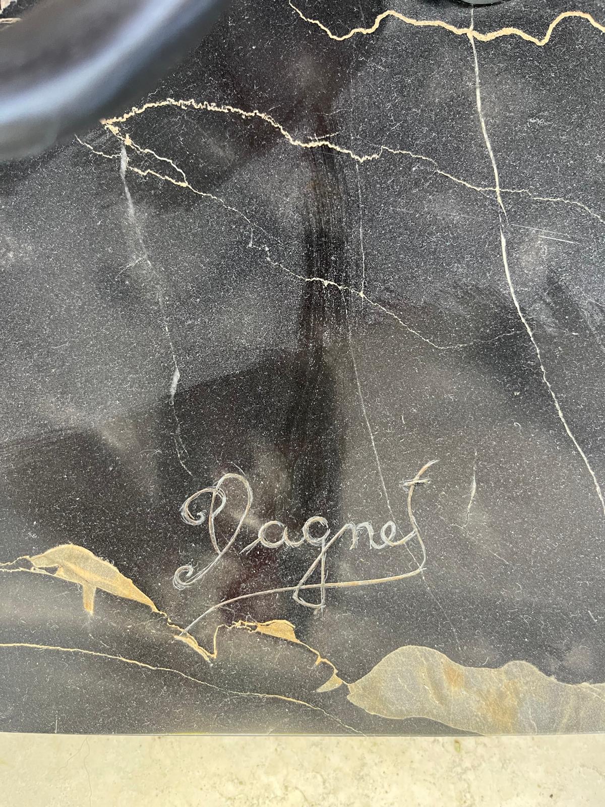 Plagnet Panther Signatur auf Portoro Marmor