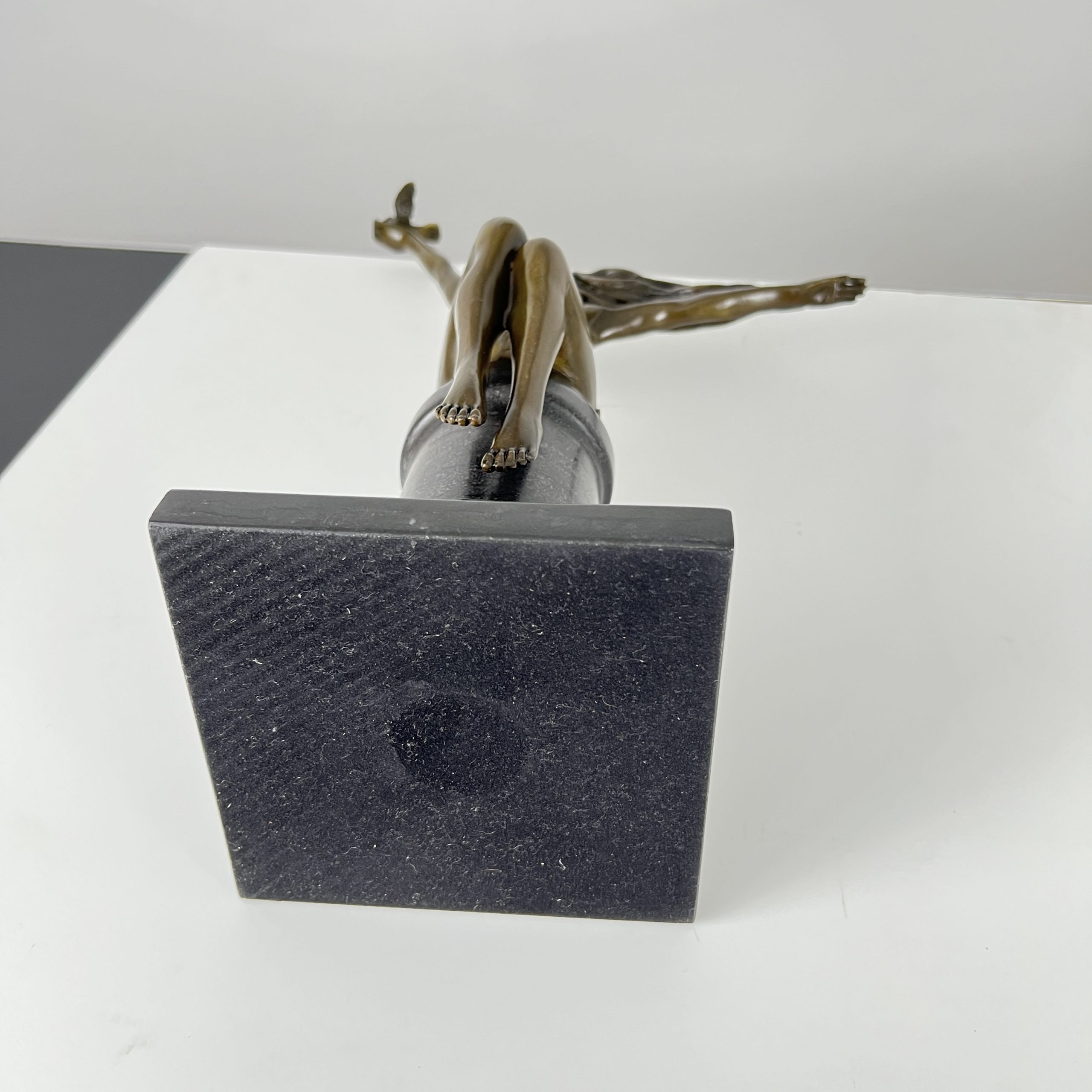 Art Deco Bronze, Frau mit Taube, A. Gennarelli, Paris, circa 1925.15