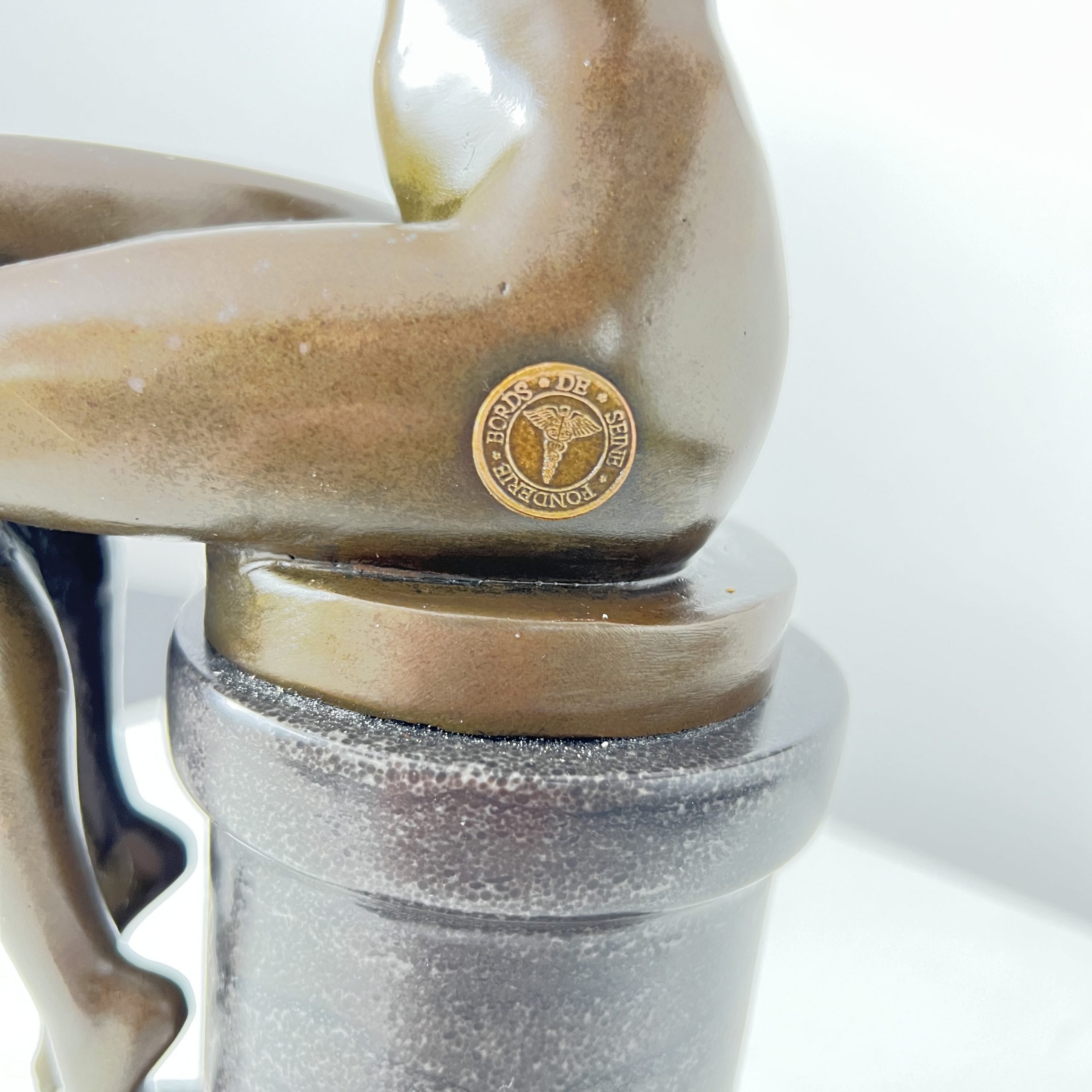 Art Deco Bronze, Frau mit Taube, A. Gennarelli, Paris, circa 1925.8