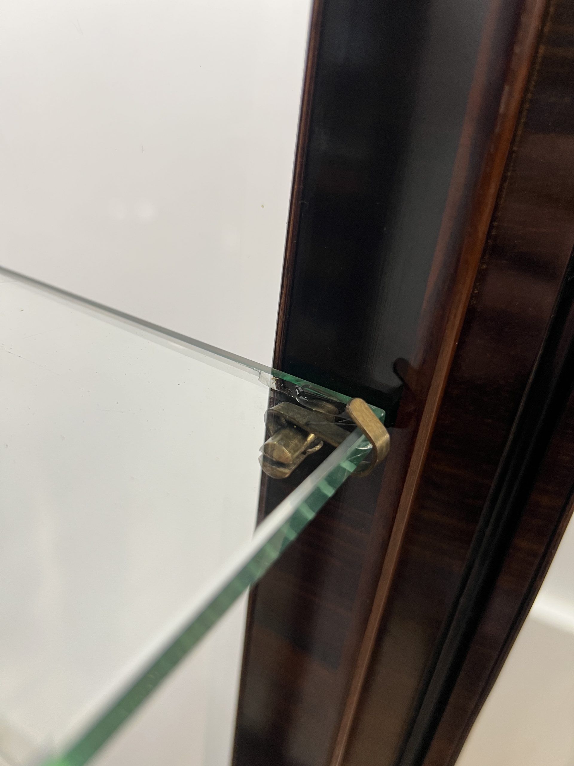 Art Deco Vitrine, Makassar, 3-seitig Glas.13