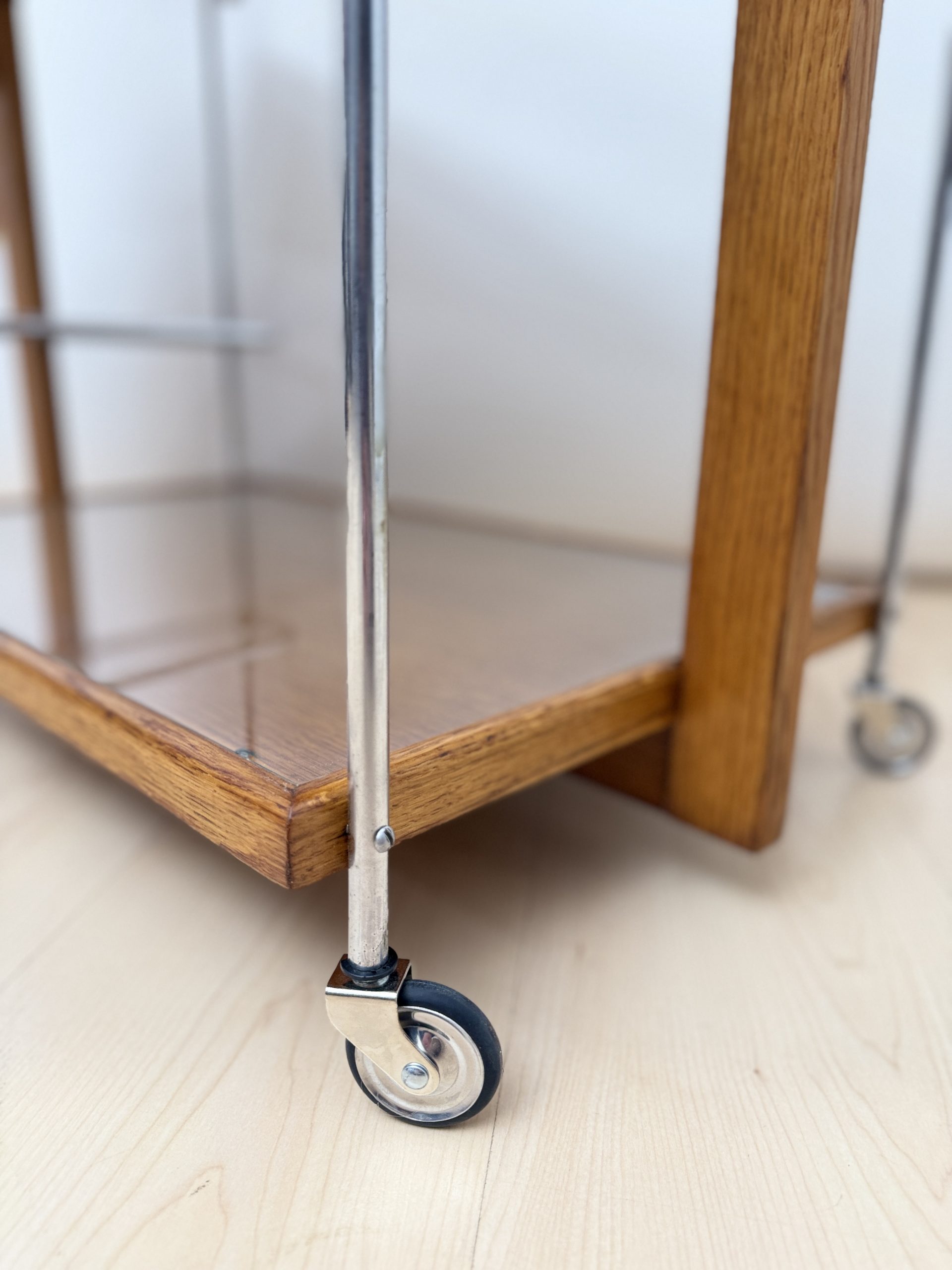 Details von Französischem Art Deco Servierwagen in Eiche, um 1930