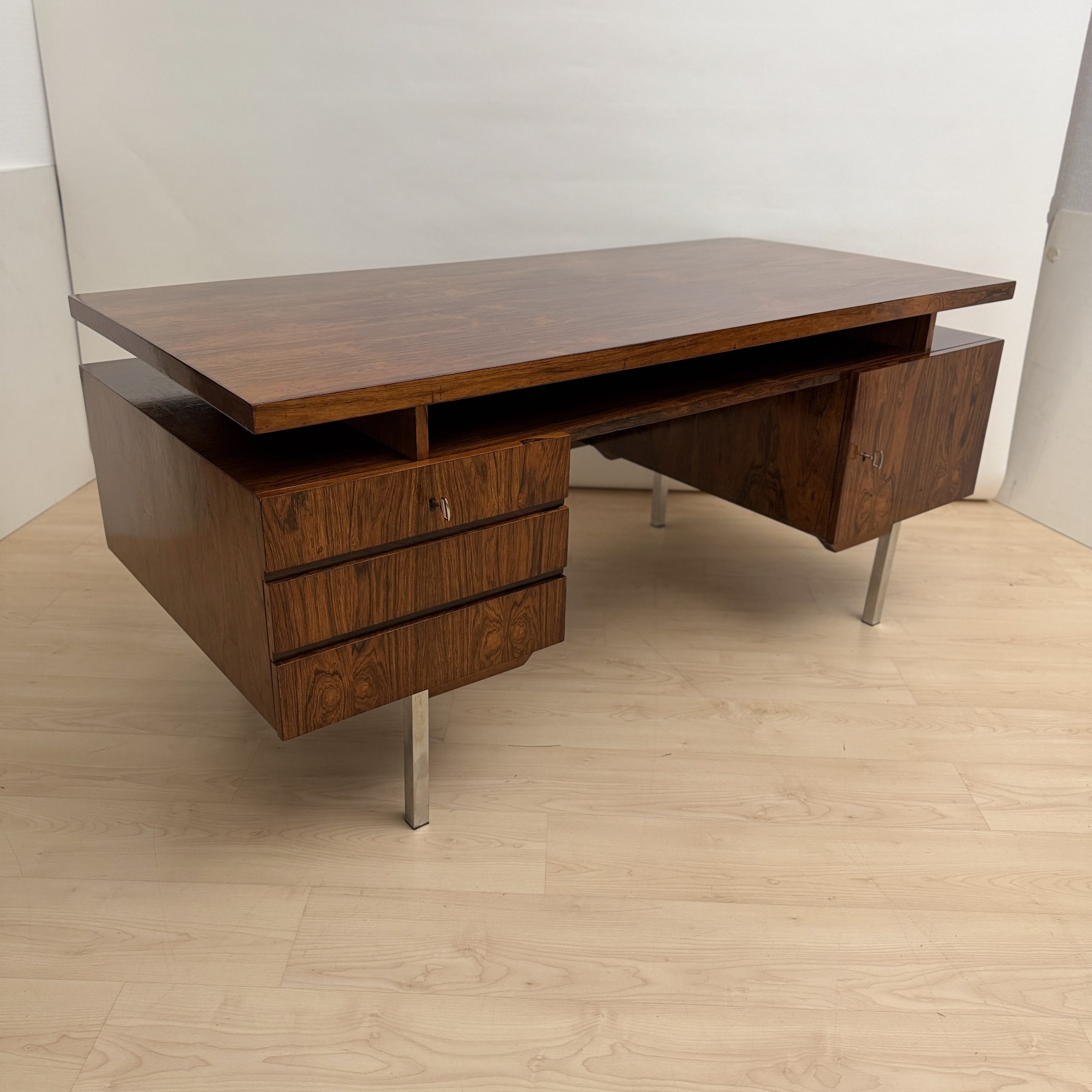 Mid-Century Schreibtisch, Palisander, Echtes Holz.