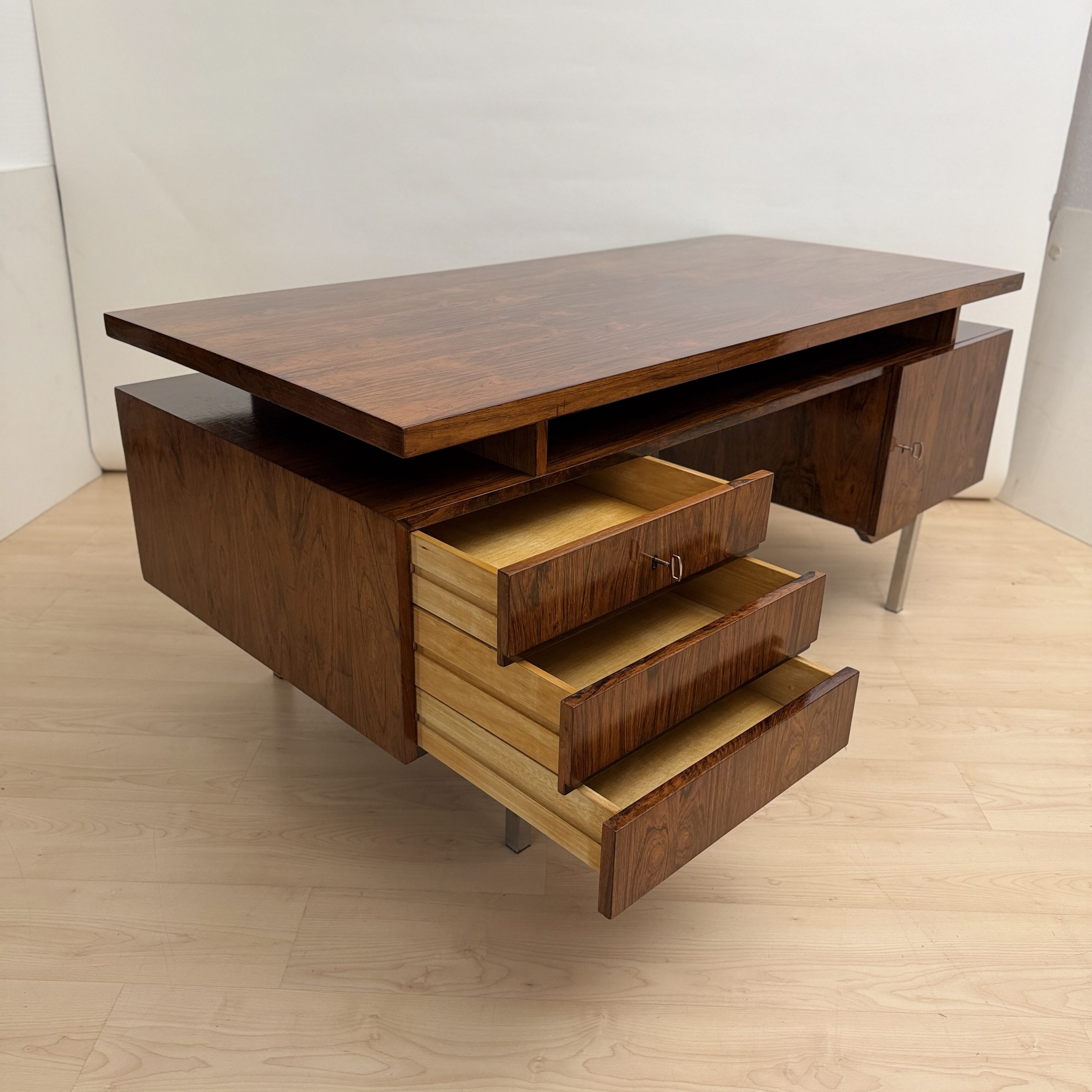 Mid-Century Schreibtisch, Palisander, Echtes Holz.