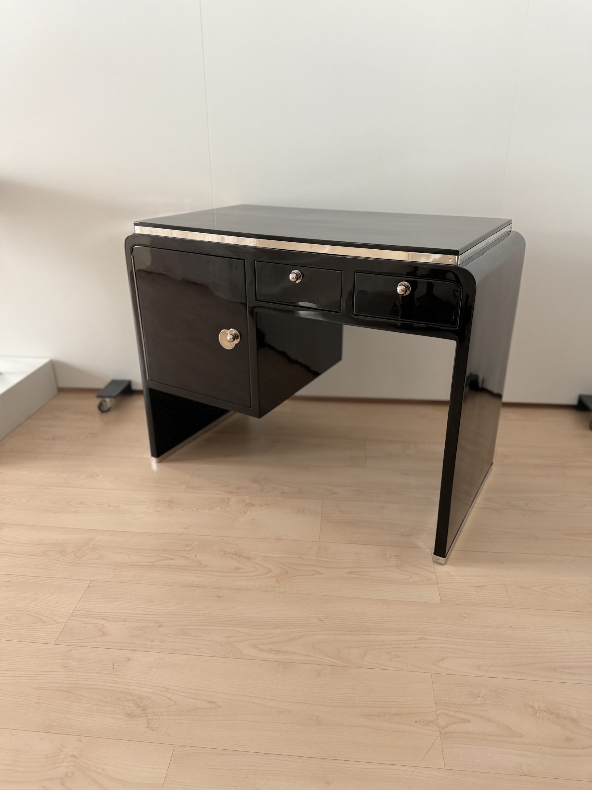 Kleiner Art Deco Schreibstisch, Schwarzer Lack