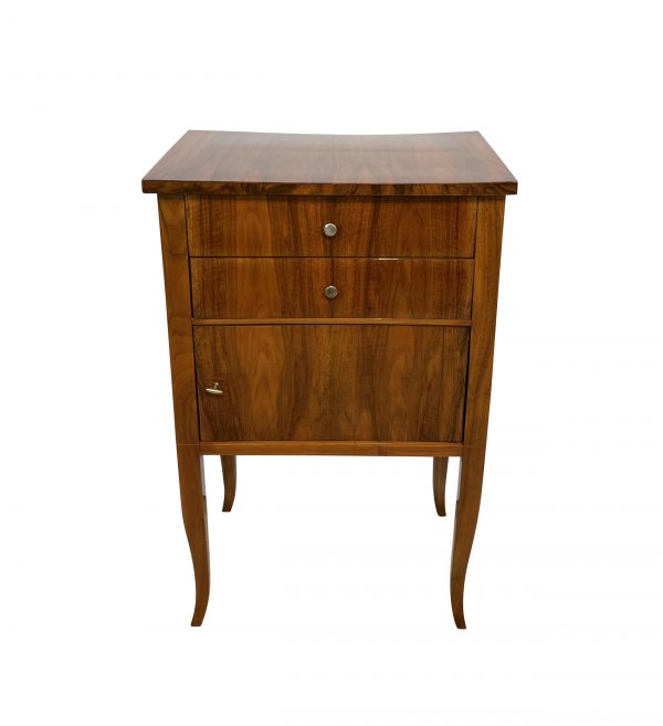 Biedermeier Nachtkästchen in Nussbaum