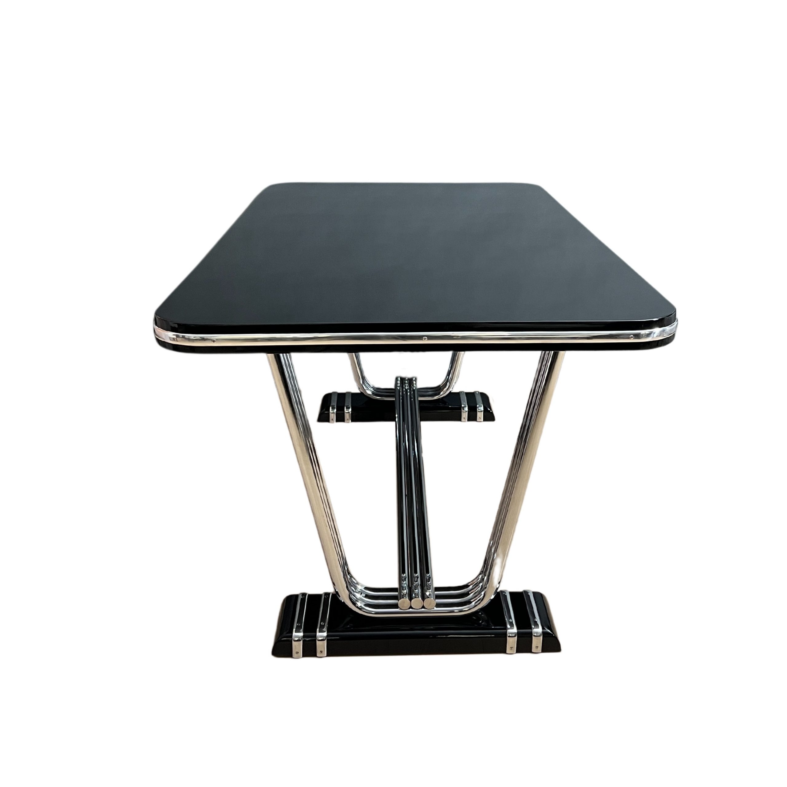 Bauhaus Steeltube Dining Table, PEL, Chrome, Balck Lacquer, England circa 1935