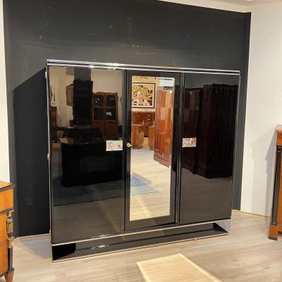 Art Deco Kleiderschrank