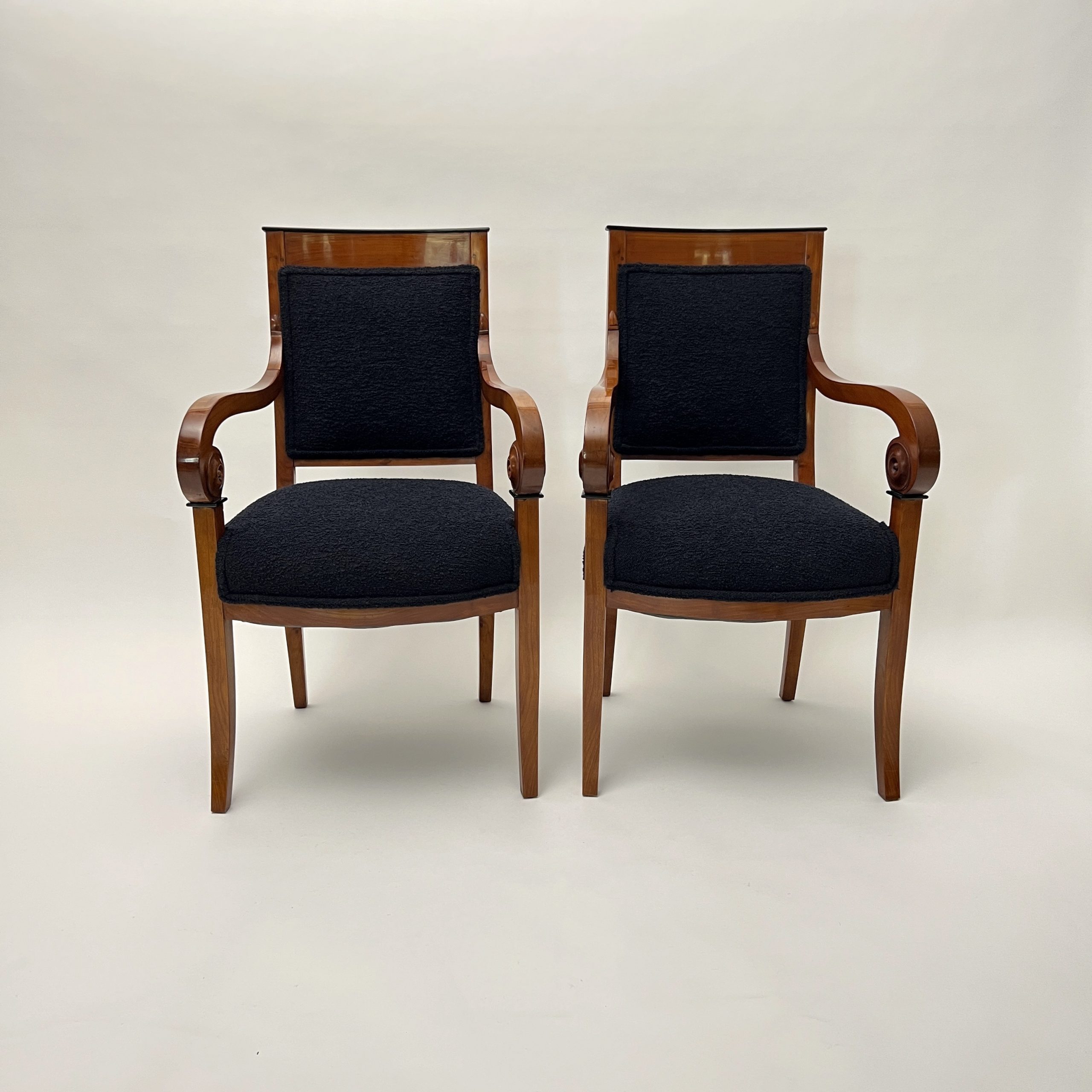 Paar Biedermeier Armlehnstühle, Kirschbaum