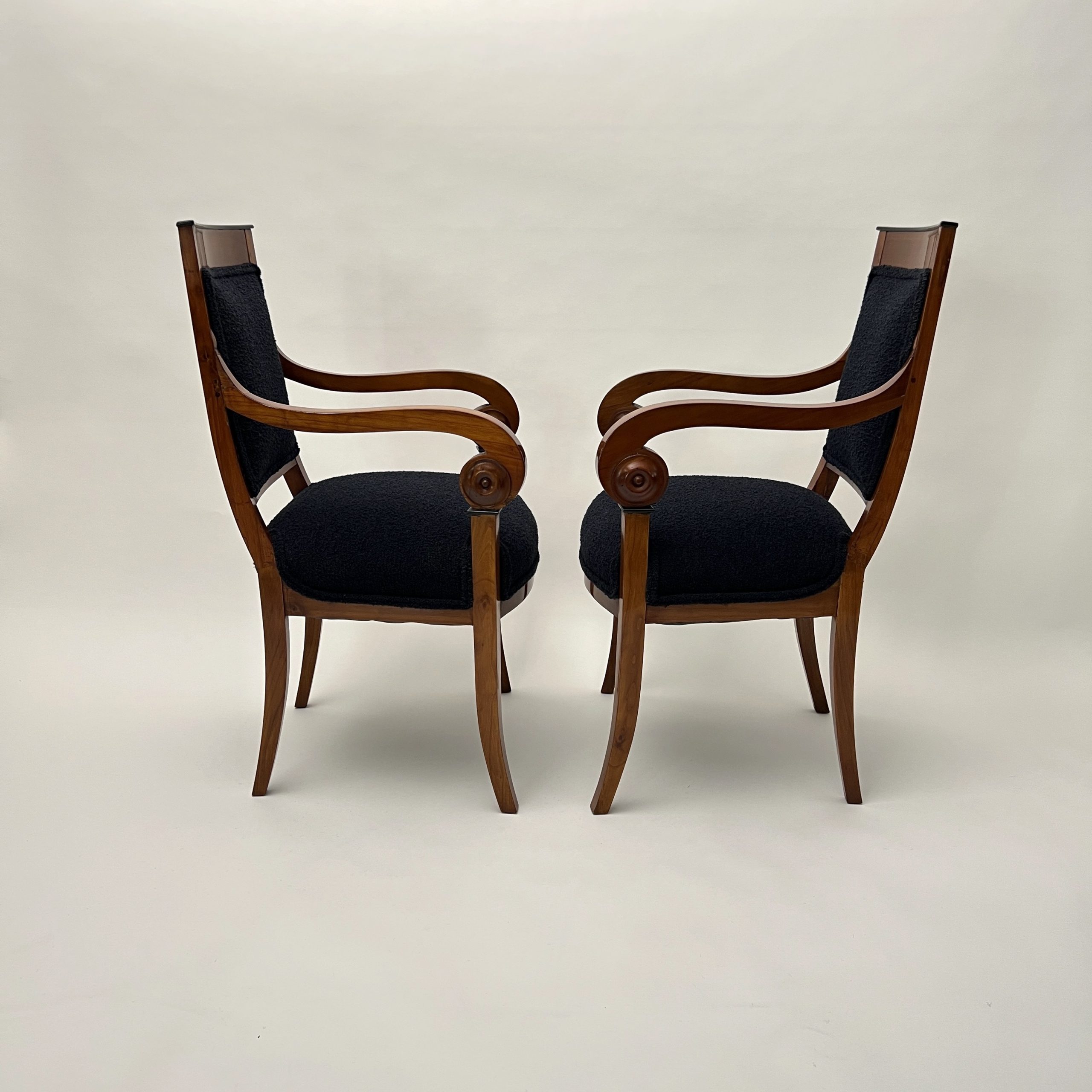 Paar Biedermeier Armlehnstühle, Kirschbaum