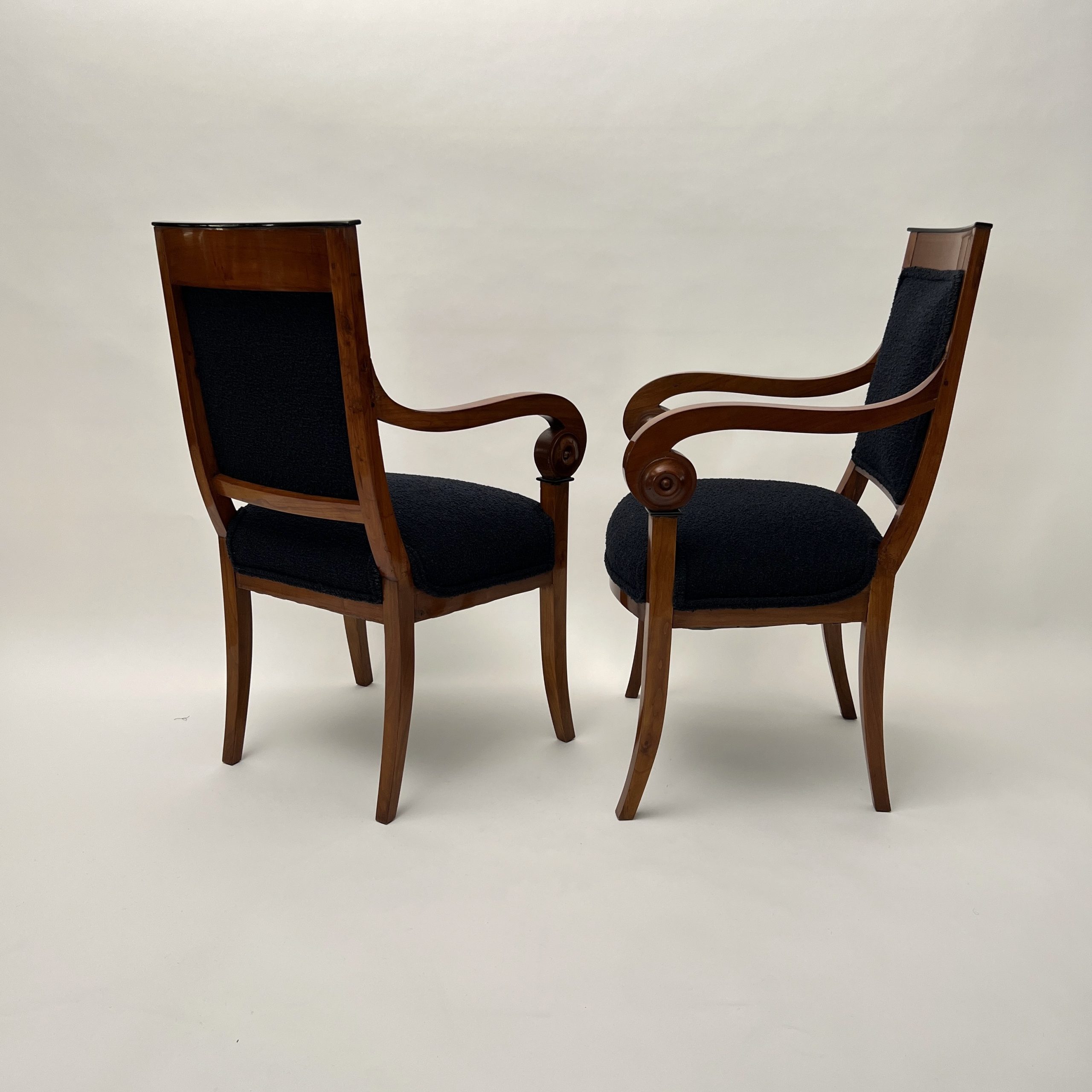 Paar Biedermeier Armlehnstühle, Kirschbaum