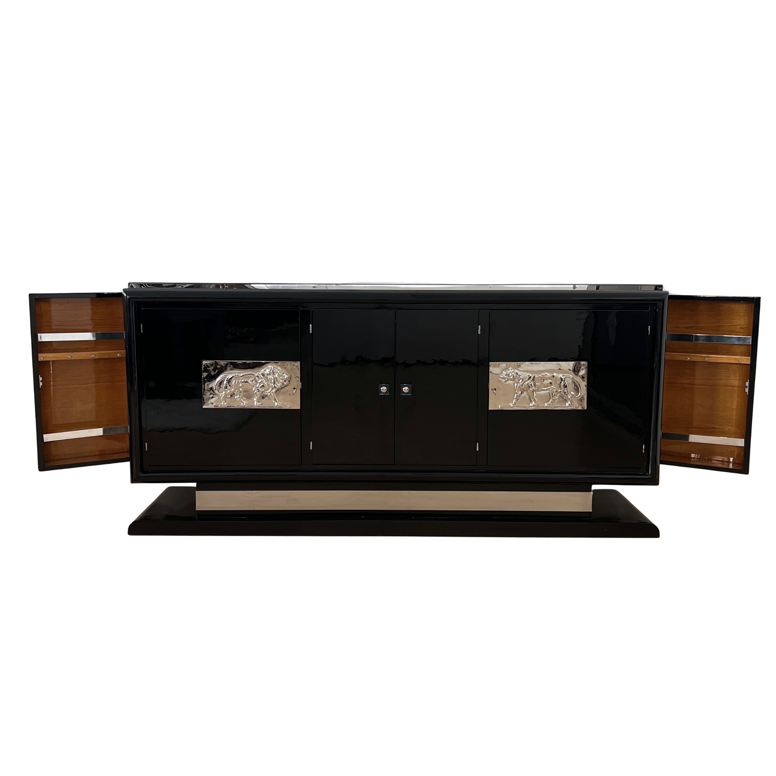 Schwarzes Art Deco Sideboard mit Löwenappliken2.offen