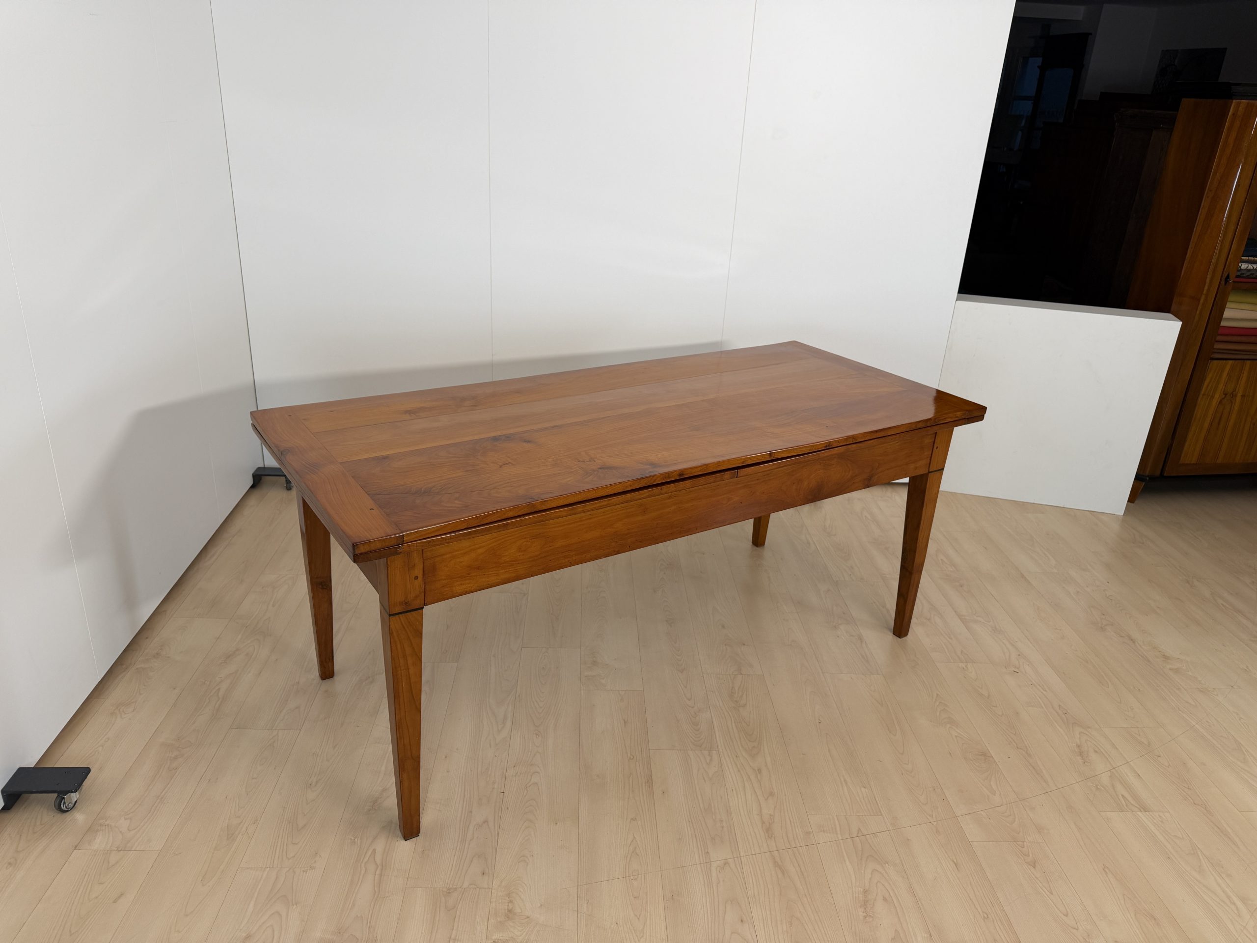 Biedermeier Speisetisch, ausziehbar, Kirschbaum.13