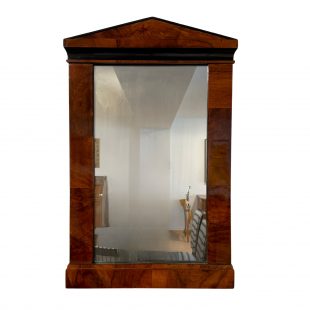 Nussbaum Biedermeier Wandspiegel
