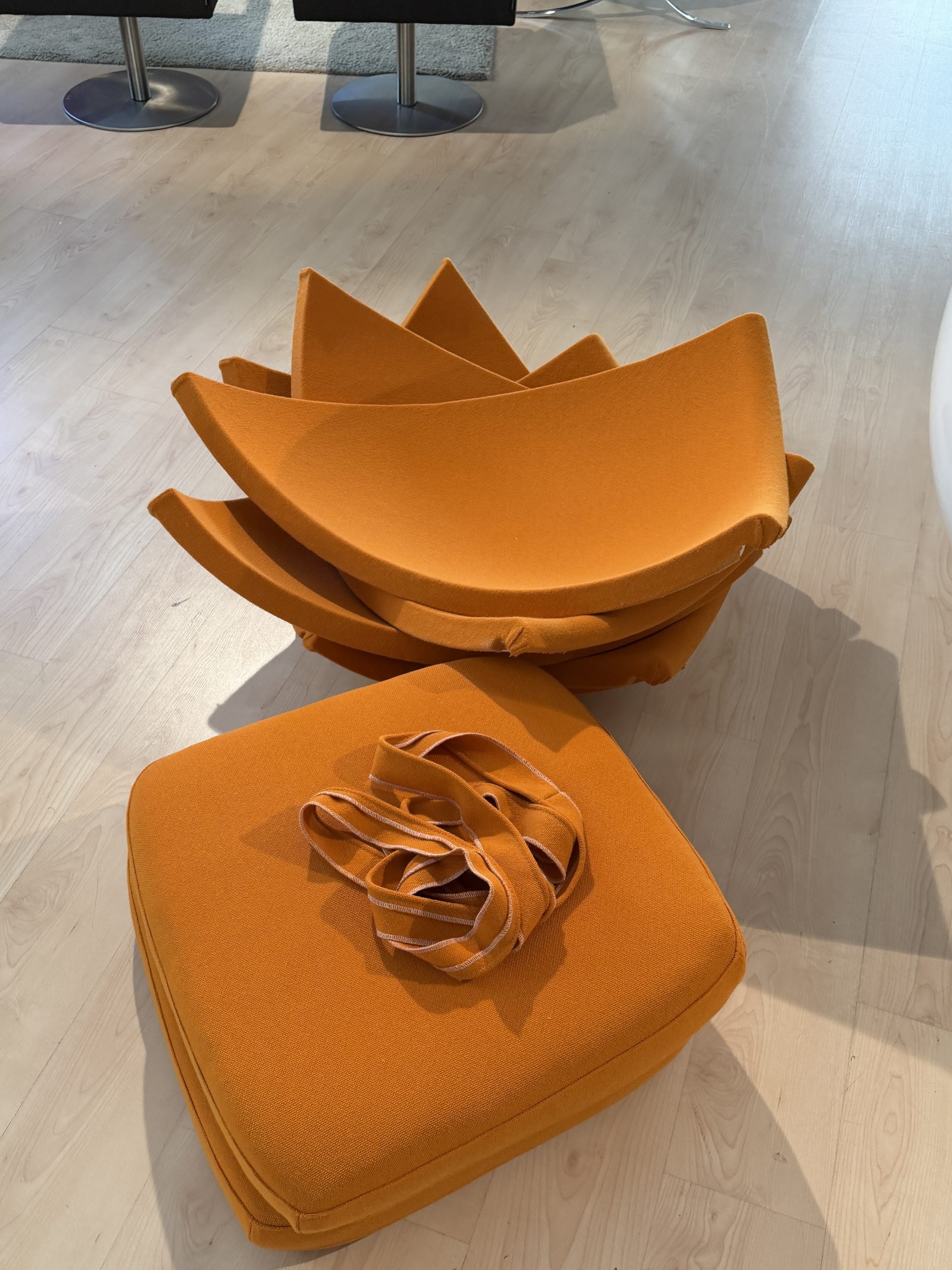 Asko Eero Aarnio Ball Chair Orange.1
