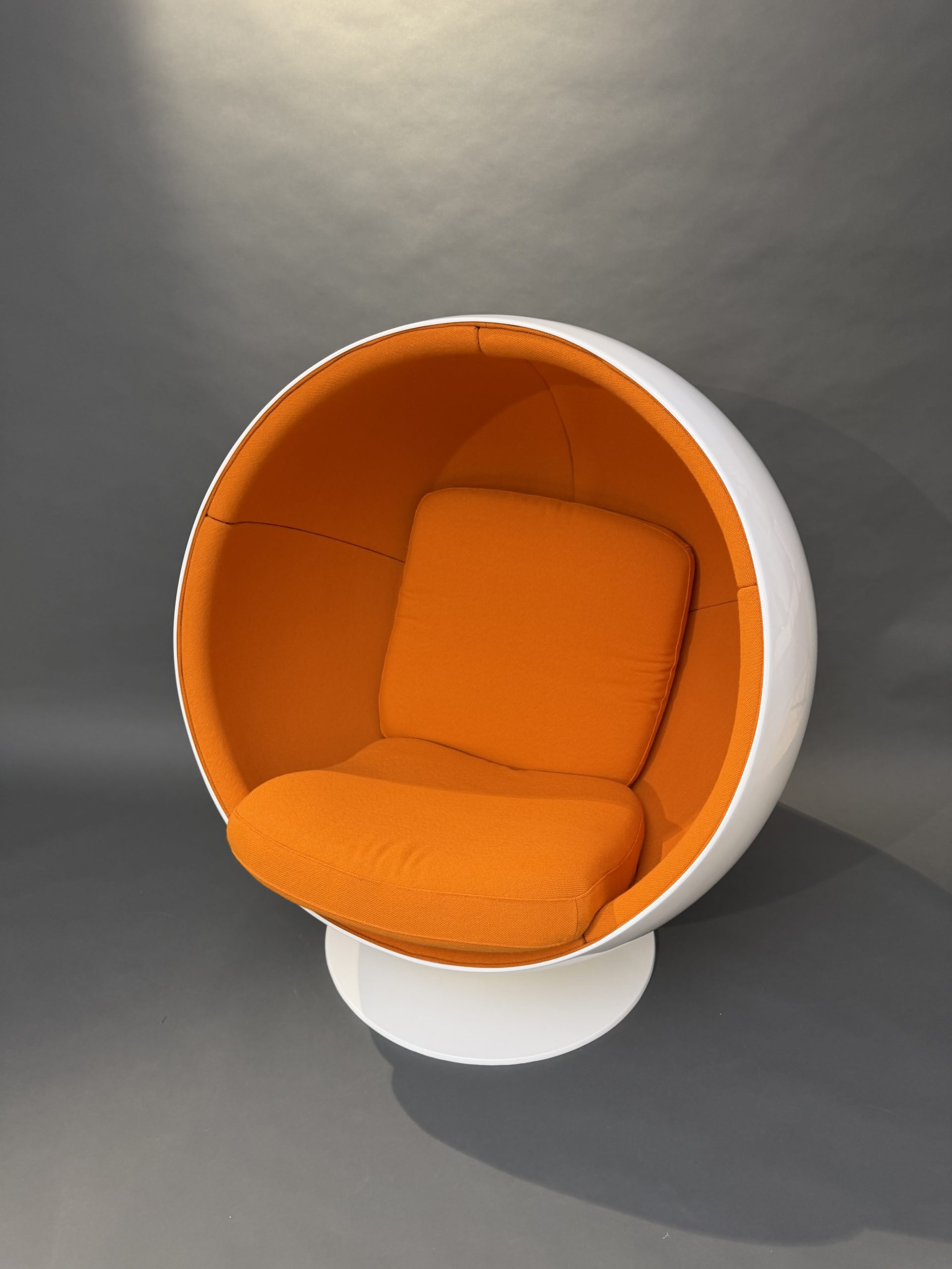 Asko Eero Aarnio Ball Chair Orange.24
